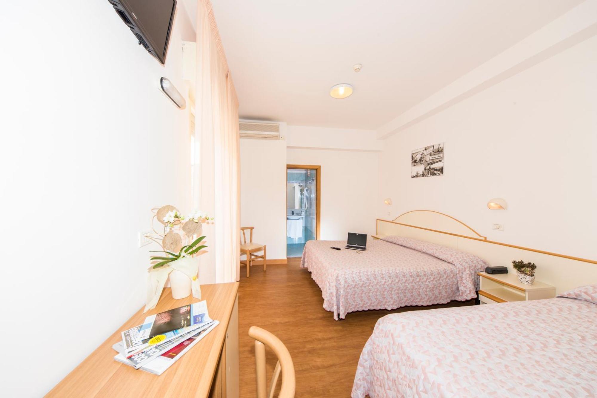 Hotel Silvia Misano Adriatico Δωμάτιο φωτογραφία
