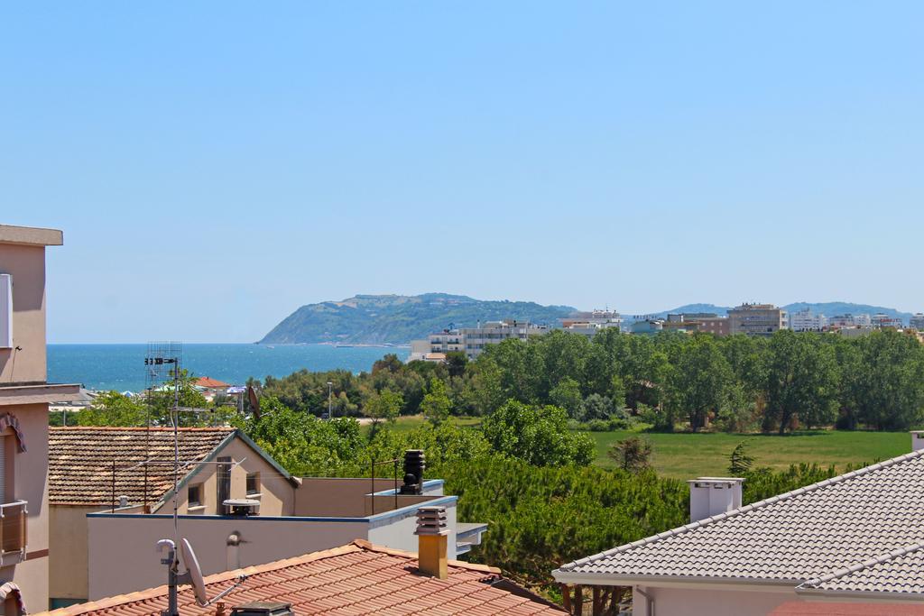 Hotel Silvia Misano Adriatico Εξωτερικό φωτογραφία