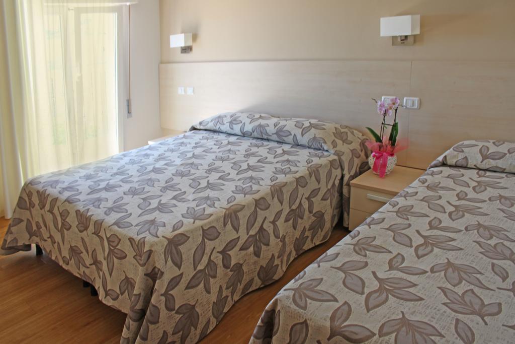 Hotel Silvia Misano Adriatico Εξωτερικό φωτογραφία